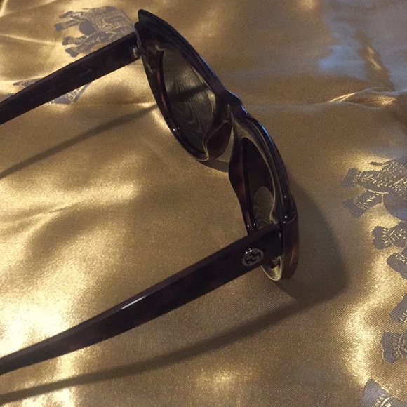 Gucci mauve tortoise cat eye sunglasses - Picture 3 of 4